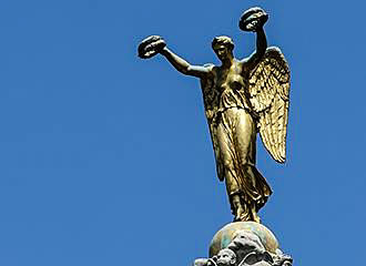Place du Chatelet Victoire statue