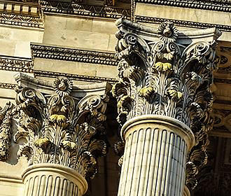 Pantheon columns in Place du Pantheon