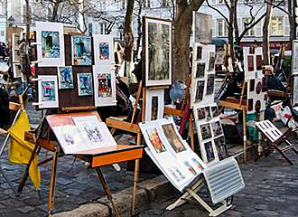 Paintings inside Place du Tertre