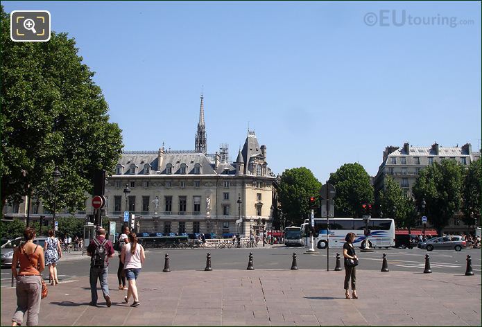 Place Saint-Michel and people