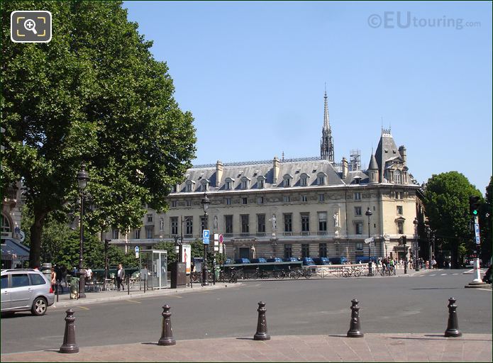 Place Saint Michel building architecture