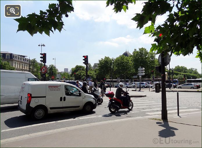 Place Valhubert traffic lights