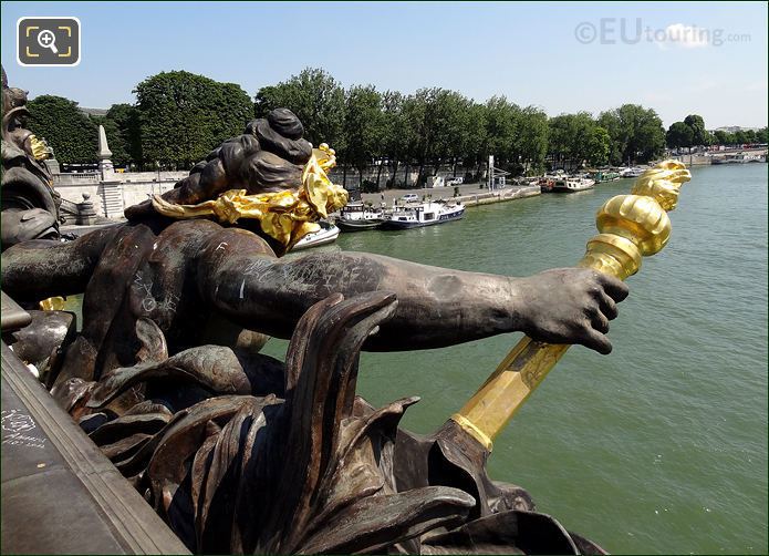 Nymphe Statue Pont Alexandre III Paris