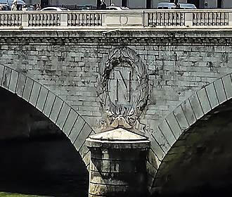 N on pier of Pont au Change