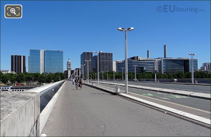 Pont Charles de Gaulle pathway