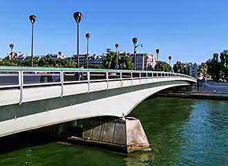 Western facade of Pont d’Alma