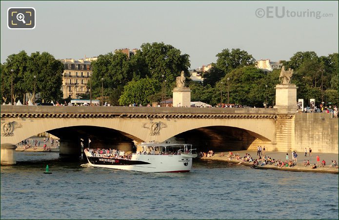 Pont d'Iena connecting to Port de Suffren