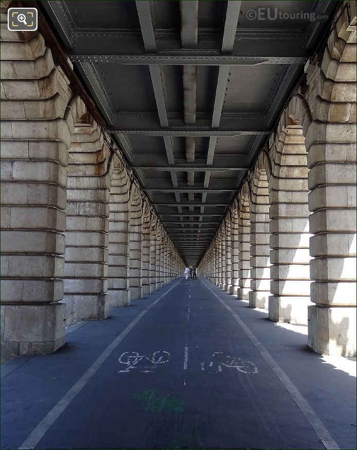 Pont de Bercy viaduct cycle lanes