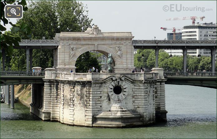 Pont de Bir-Hakeim central section