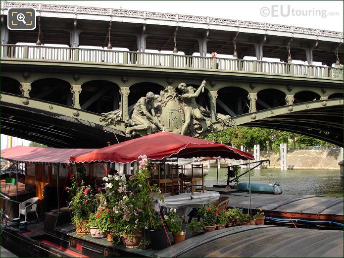 Ironsmith riveters on the Pont de Bir-Hakeim