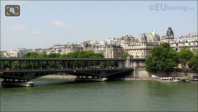 Pont de Bir-Hakeim connecting to 16th Arrondissement