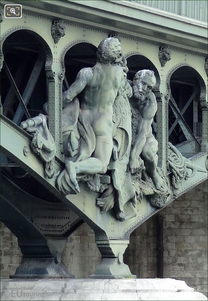 Boatmen sculpture on Pont de Bir-Hakeim