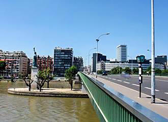 Pont de Grenelle balustrade