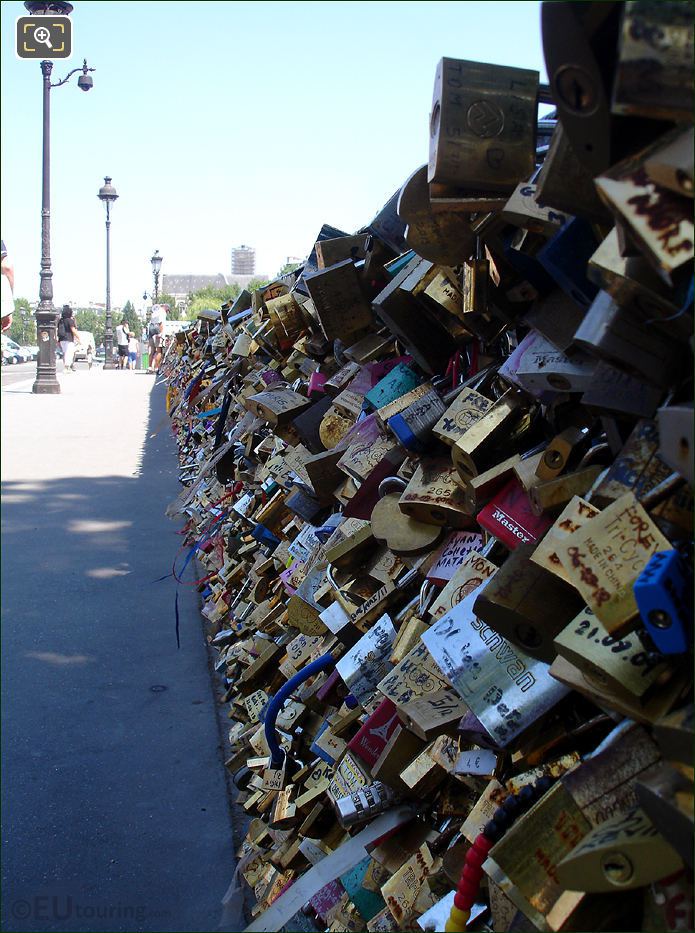 locks on the Pont de l'Archeveche