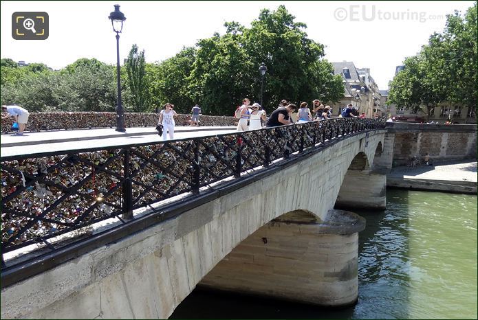 Pont de l'Archeveche narrow arches