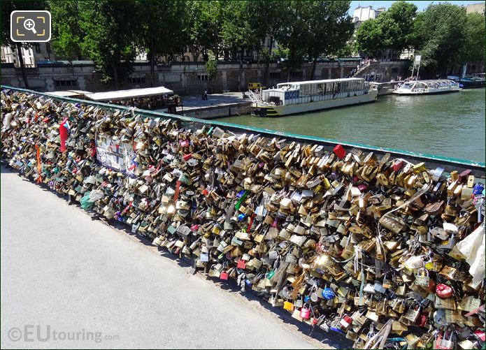 Pont de l'Archeveche love locks