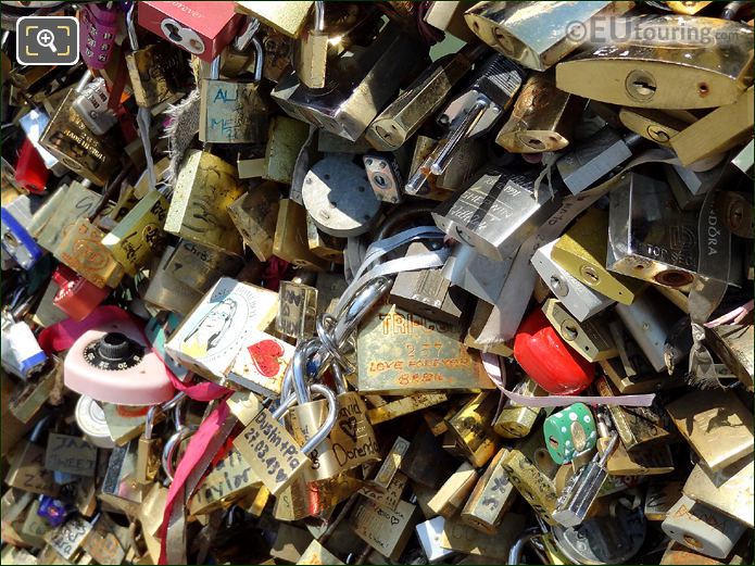 Padlock Dustin 27-03-43 Pont de l'Archeveche