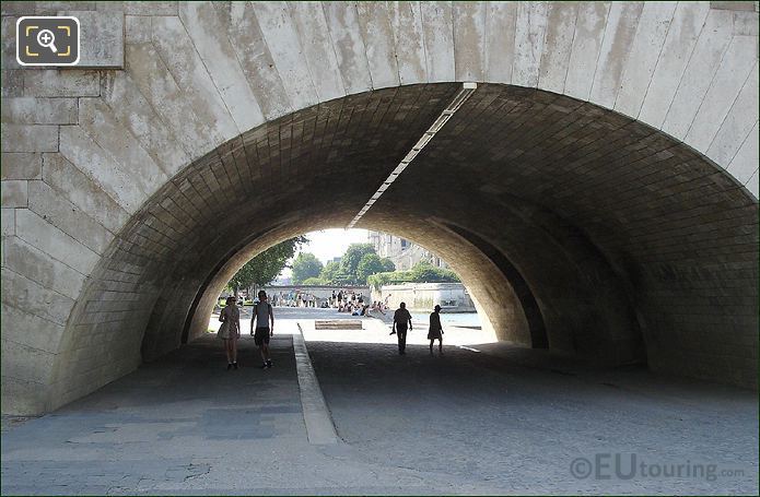 Pont de la Tournelle pedestrian stone arch