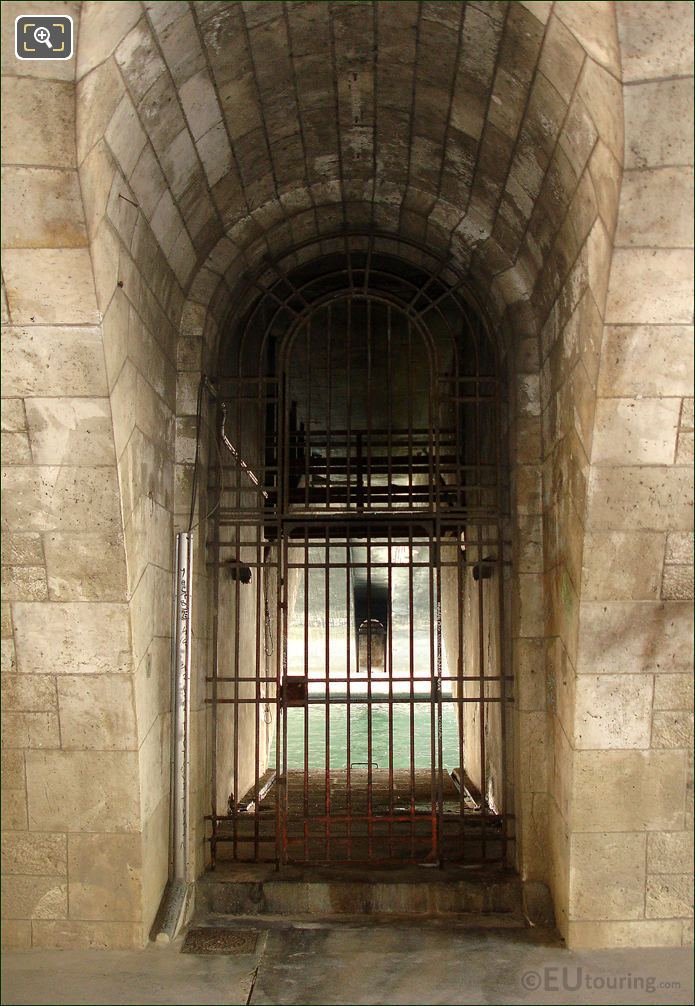 Pont de la Tournelle iron gates