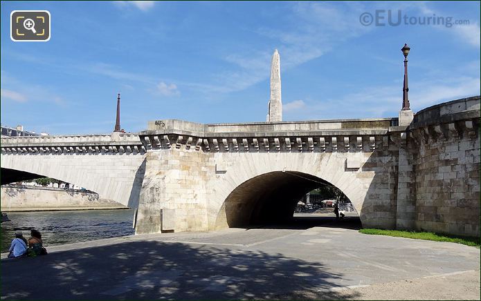 Pont de la Tournelle pedestrian arch west side