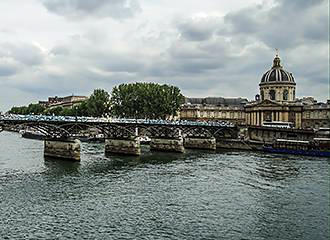 Pont des Arts pedestrian bridge