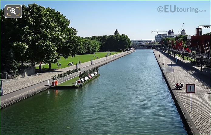 Floating bridge Park Villette