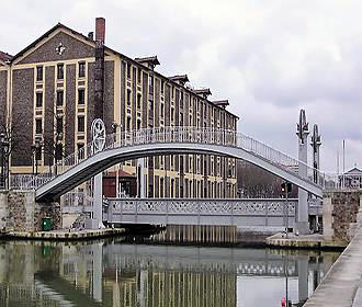 Pont Levant de la Rue de Crimee over Canal de l’Ourcq