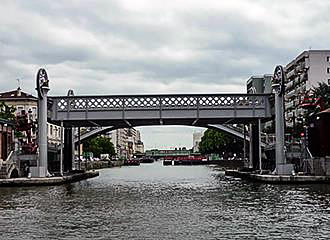 Pont Levant de la Rue de Crimee in its lifted position