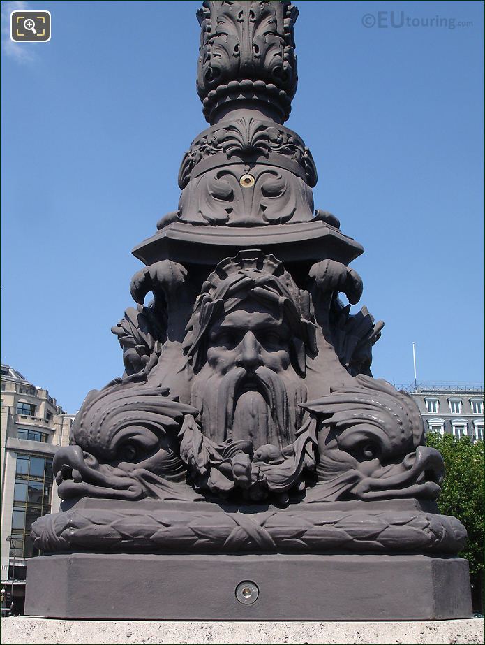 Lamp post on the Pont Neuf