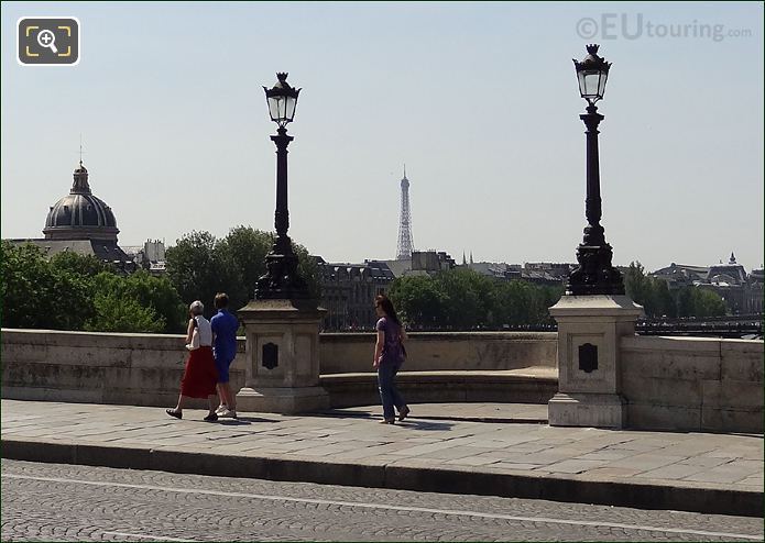 Pont Neuf seating area