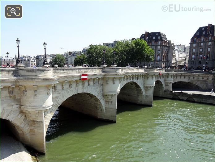 Pont Neuf bridge connecting to the left bank