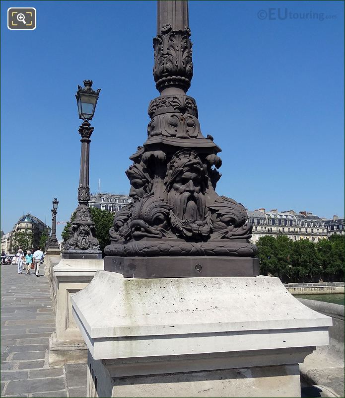 Sculptures on Pont Neuf lamp posts