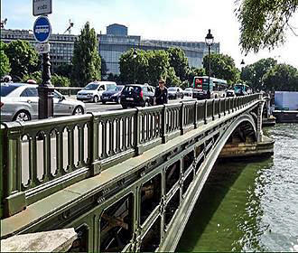 Pont de Sully balustrade