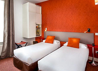 Porte de Versailles Hotel twin room