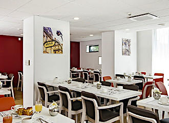 Residhome Paris Rosa Parks ApartHotel breakfast room