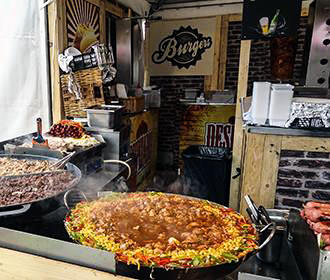 Fast food close to The Eiffel Tower