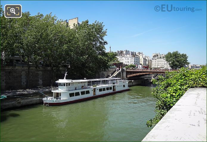 Maxim's Bateau Ivre restaurant boat on River Seine