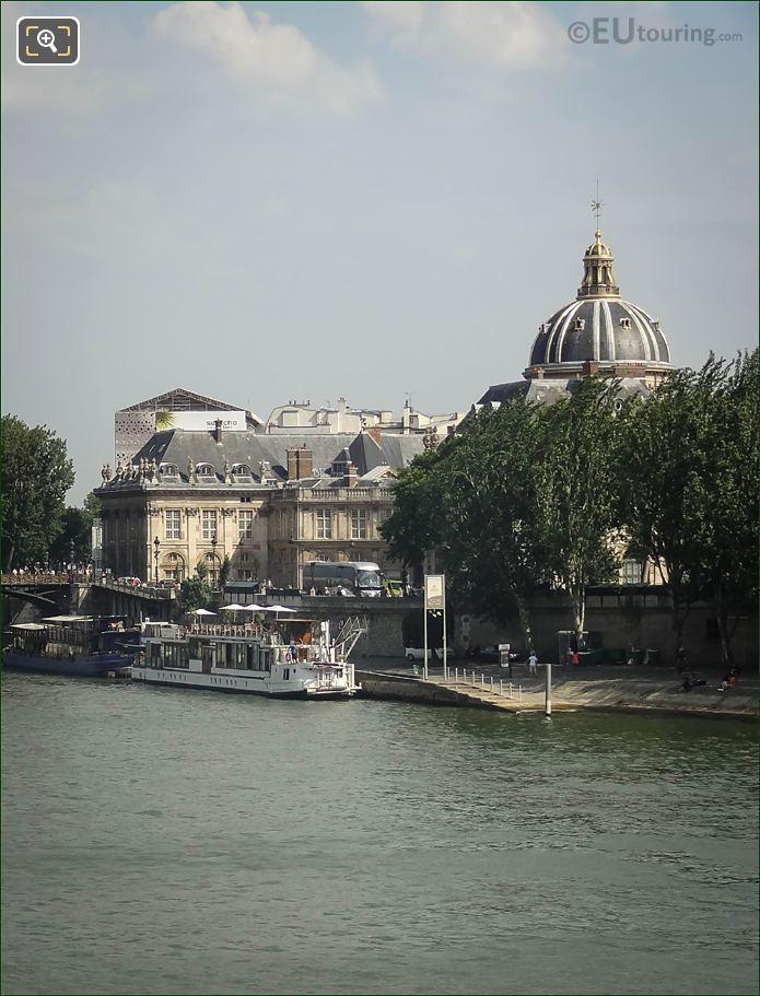 Balle au Bond restaurant on the River Seine