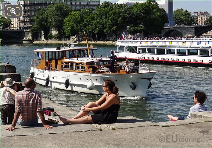 Petrus III on the River Seine