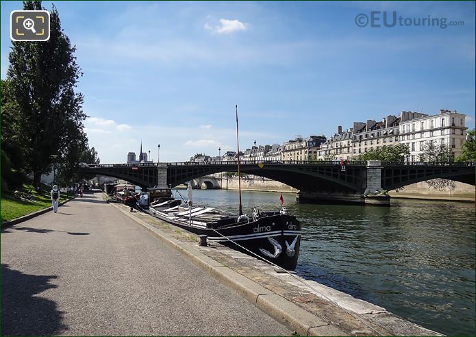 Alma houseboat Quais de Jussieu River Seine