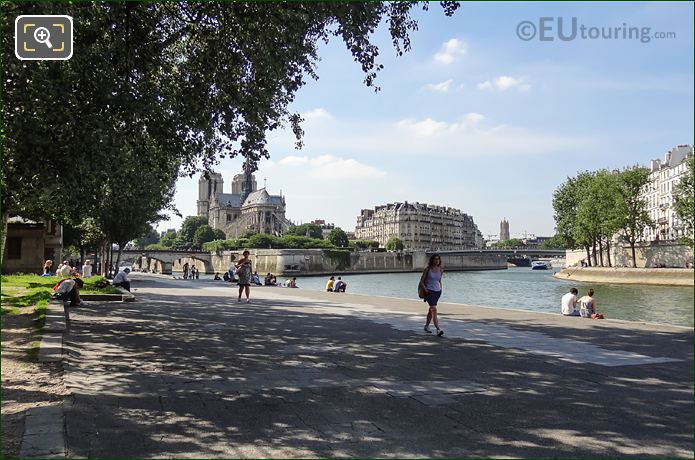 River Seine around Ile de la Cite