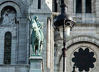 Sacre Coeur Basilica statue