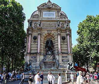Fontaine Saint-Michel water fountain