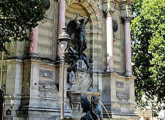 Fontaine Saint-Michel Paris