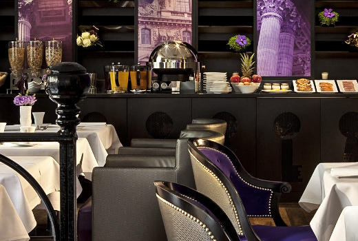 Secret de Paris Hotel breakfast room