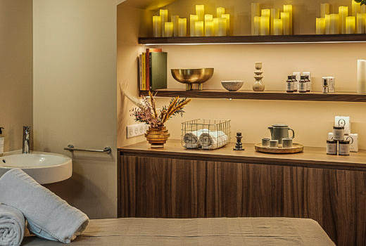 Seven Hotel Paris massage room