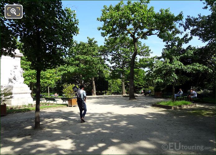 Square Barye central pathway