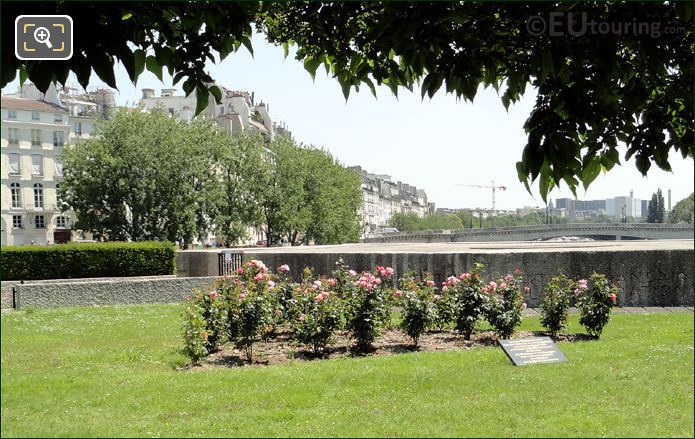 Square de l'Ile-de-France garden