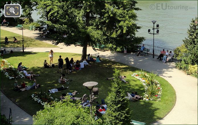 Square du Vert Galant on River Seine island