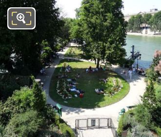 Gardens at Square du Vert Galant